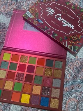 Multi-Color Eyeshadow Palette — Vibrant Pink & Assorted Shades